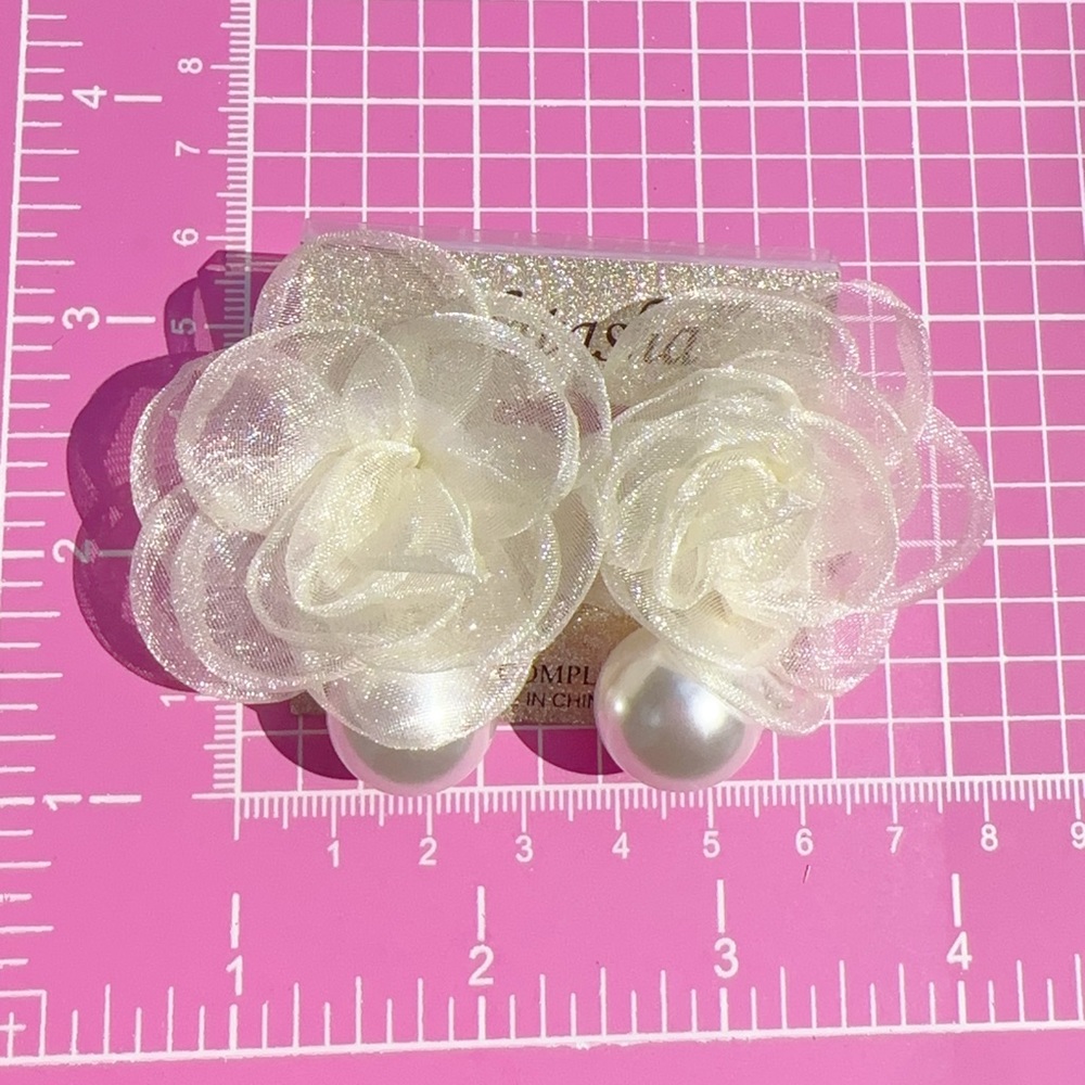 Natasha White lace floral white fresh water pearl drops earrings - Picture 2 of 7